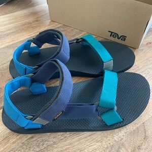 Teva MEN’S Original Universal in Size 10 - never worn - comes with box